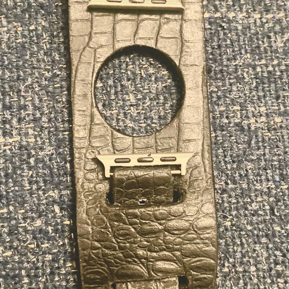 Handmade genuine leather Apple Watch band. - Picture 6 of 7